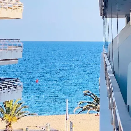 Ancora Frontbeach Luxury Διαμέρισμα *